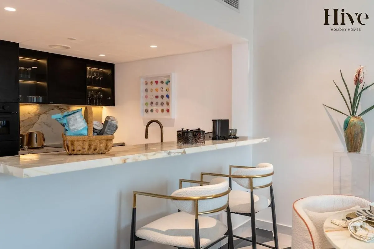Luxury 1 Bed Apartment With Burj Khalifa Views Dubai 0*,  United Arab Emirates