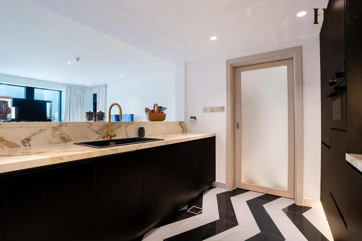 Luxury 1 Bed Apartment With Burj Khalifa Views Dubai